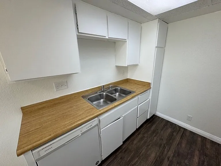 CEDAR 9421 — Photo 10