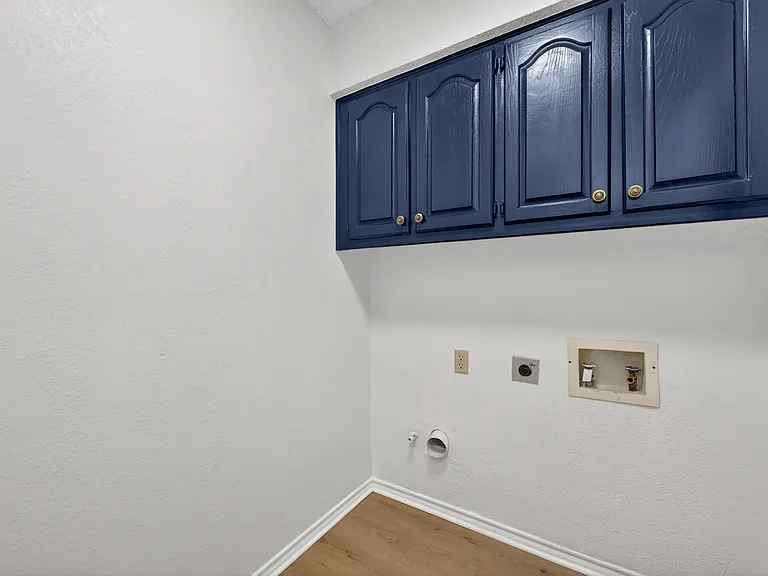 4020 Saint Christopher Ln — Photo 15
