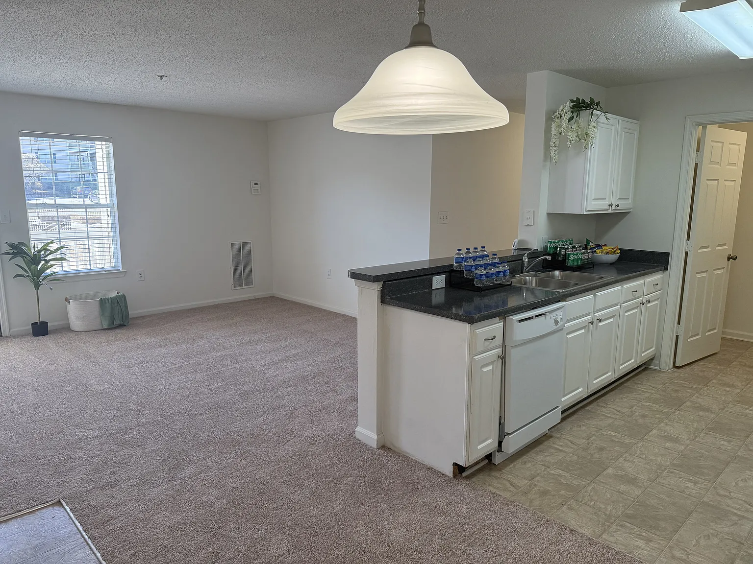 Summerland Heights Apartments — Photo 2