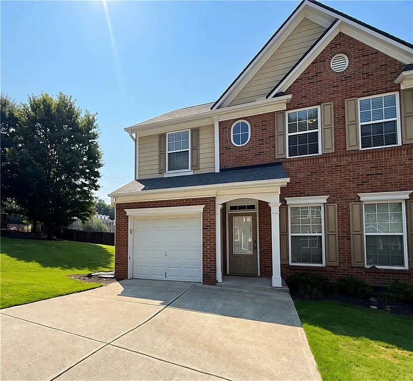 4 bed, 2.5 bath, 1728 sqft, $2,050 — Photo 2