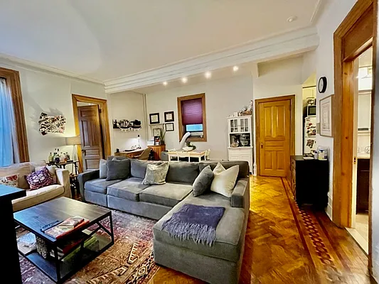 Rented by Bond New York | media 15