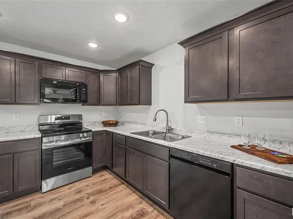 343 Winter Dr, Saint James, MO 65559