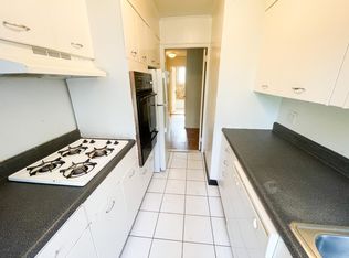 67-02 188th St, Fresh Meadows, NY 11365