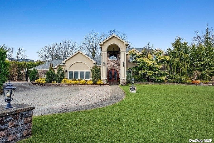 1st image of 290 Heather Ln