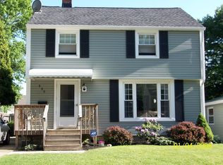 880 Davies Ave, Akron, OH 44306