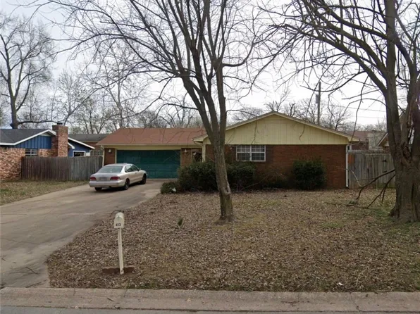 413 Rodric Cir, Siloam Springs, AR 72761
