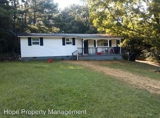 304 W Grantville Rd, Grantville, GA 30220