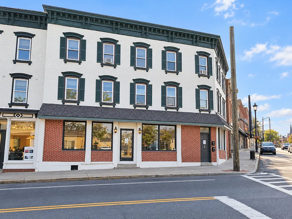 35 Main St #1