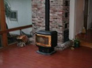 322 Meadow Ln, Creswell, OR 97426