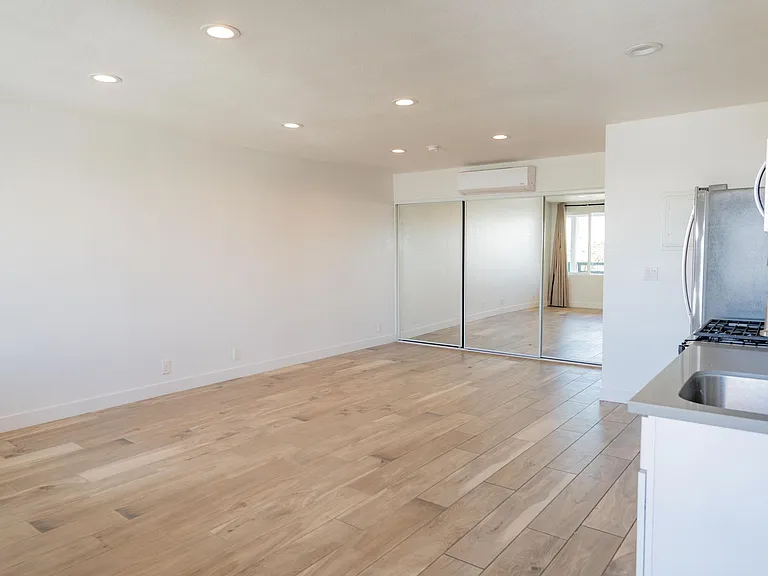1400 S Casino Center Blvd — Photo 11