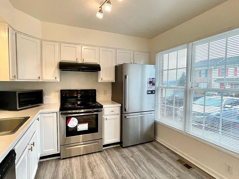 116 Commerce Dr — Photo 6