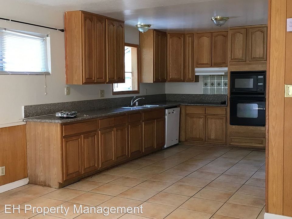 2nd image of 2401 Coolidge Way