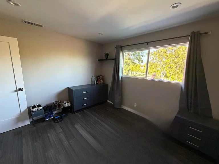 7255 Alameda Ave — Photo 1