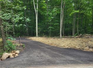 13561 Colony Ln, Burton, OH 44021