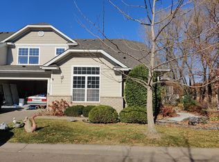 467 Hickory Ln N, Oakdale, MN 55128