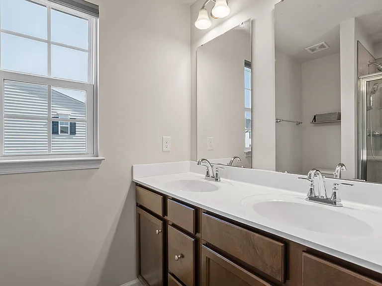 915 Romeria Dr — Photo 23