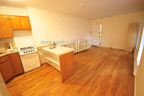 Rented by New York Dwellings LLC | media 36