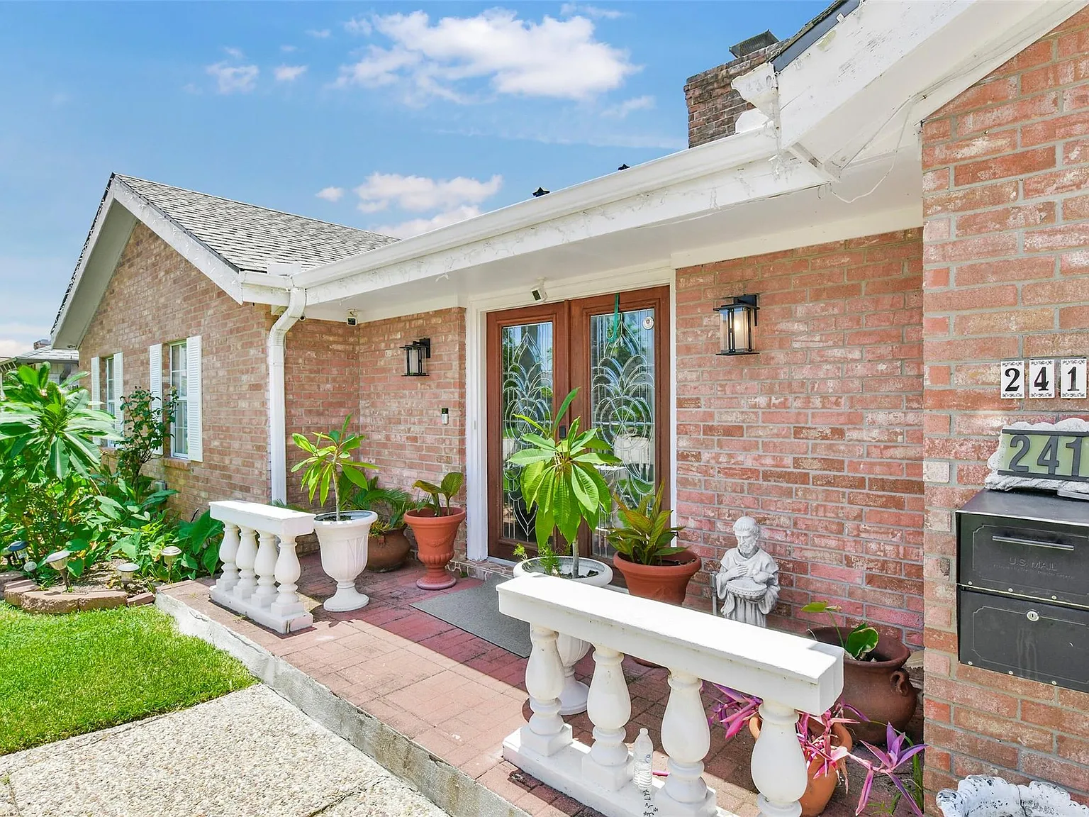 4 bed, 2.0 bath, 3545 sqft, $4,000 — Photo 3