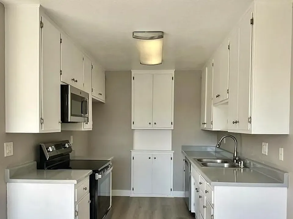 2215 Nelson Ave.