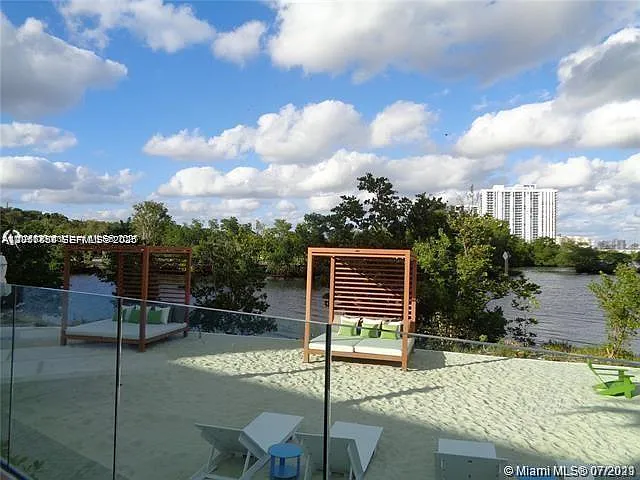 16385 Biscayne Blvd #702 — Photo 38