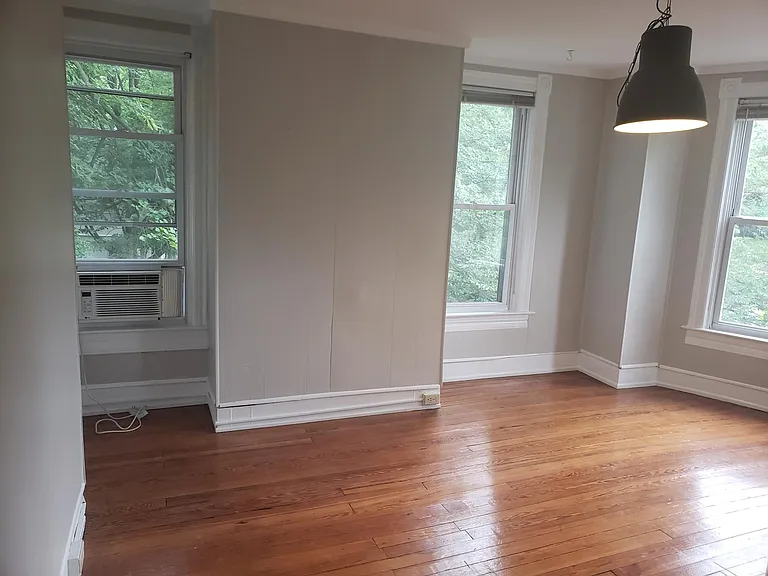 Roland Ave — Photo 17
