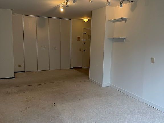 3rd image of 4800 S Lake Park Ave