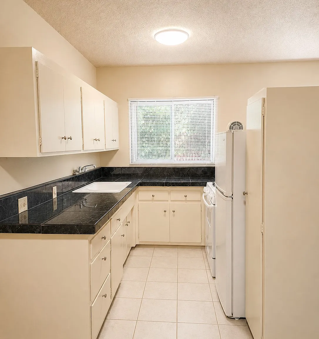1 bed, 700 sqft, $2,000 — Photo 2