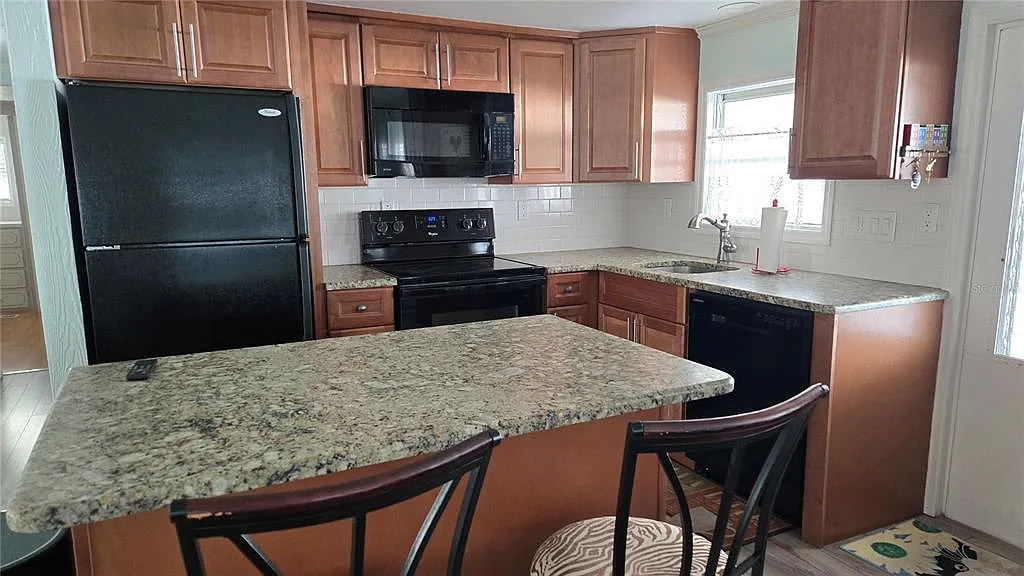 2 bed, 2.0 bath, 1050 sqft, $1,850 — Photo 3