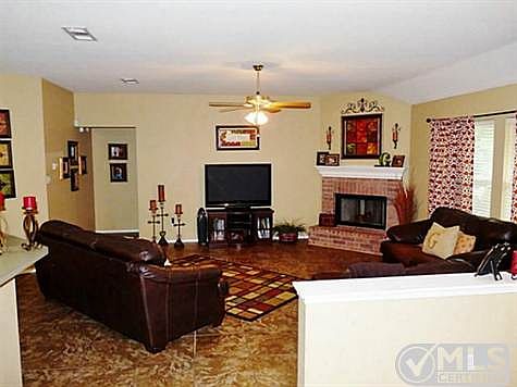 3rd image of 325 Bicole Dr
