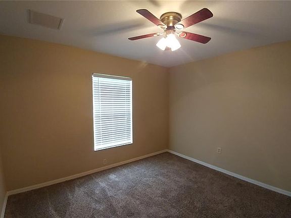 5th image of 2831 Alister Ave