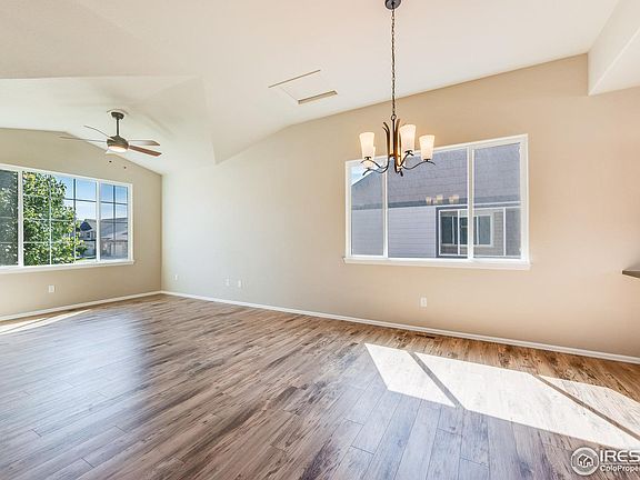 5th image of 937 Mt Shavano Ave