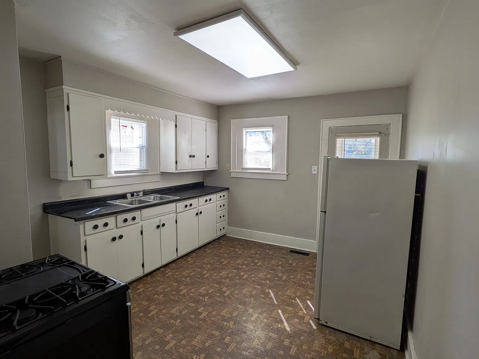 3 bed, 1008 sqft, $1,300 — Photo 4