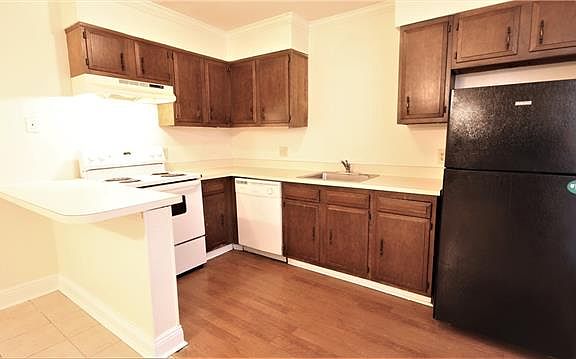 3rd image of 7522 Benjamin St APT 111