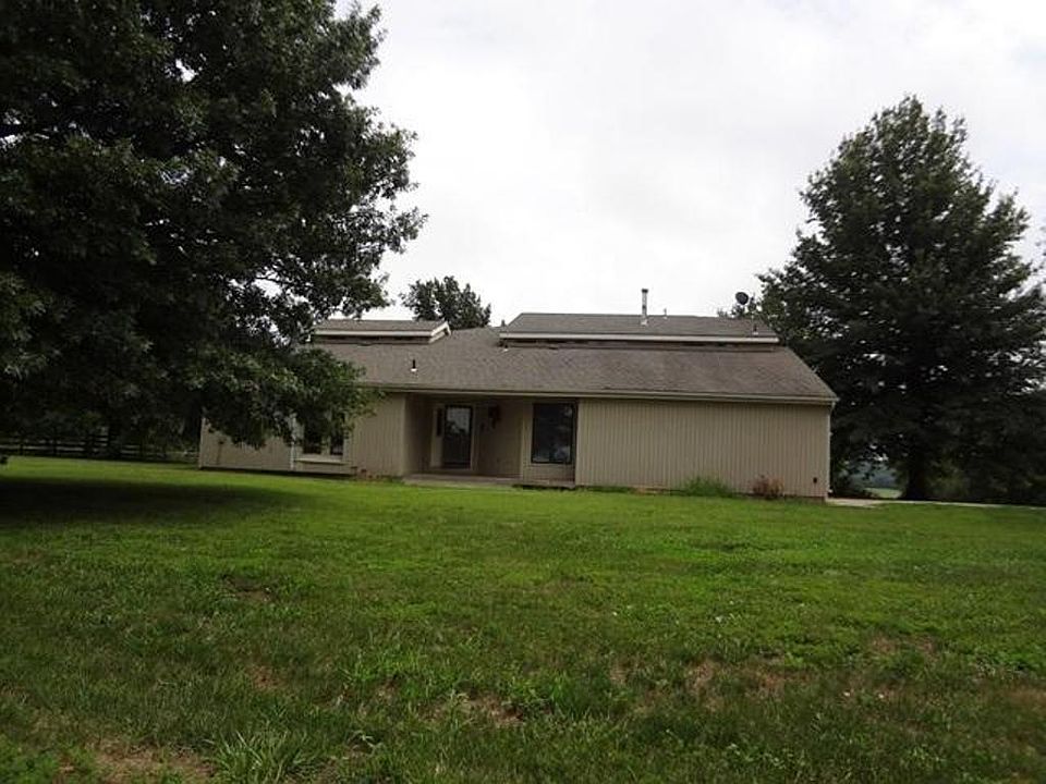 1st image of 2001 SW Oak Ln