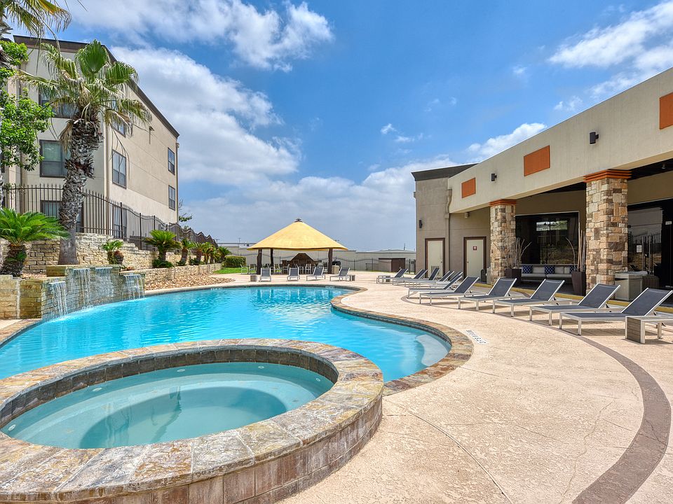 Serene Resort Style Swimming Pool