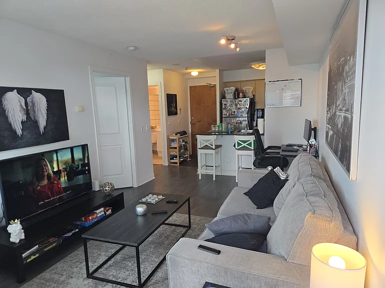 31 Bales Ave — Photo 1