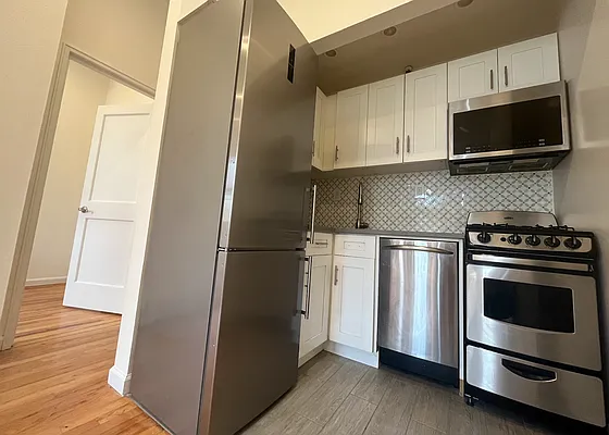 Rented by Silver Line Realty Group NY LLC | media 8