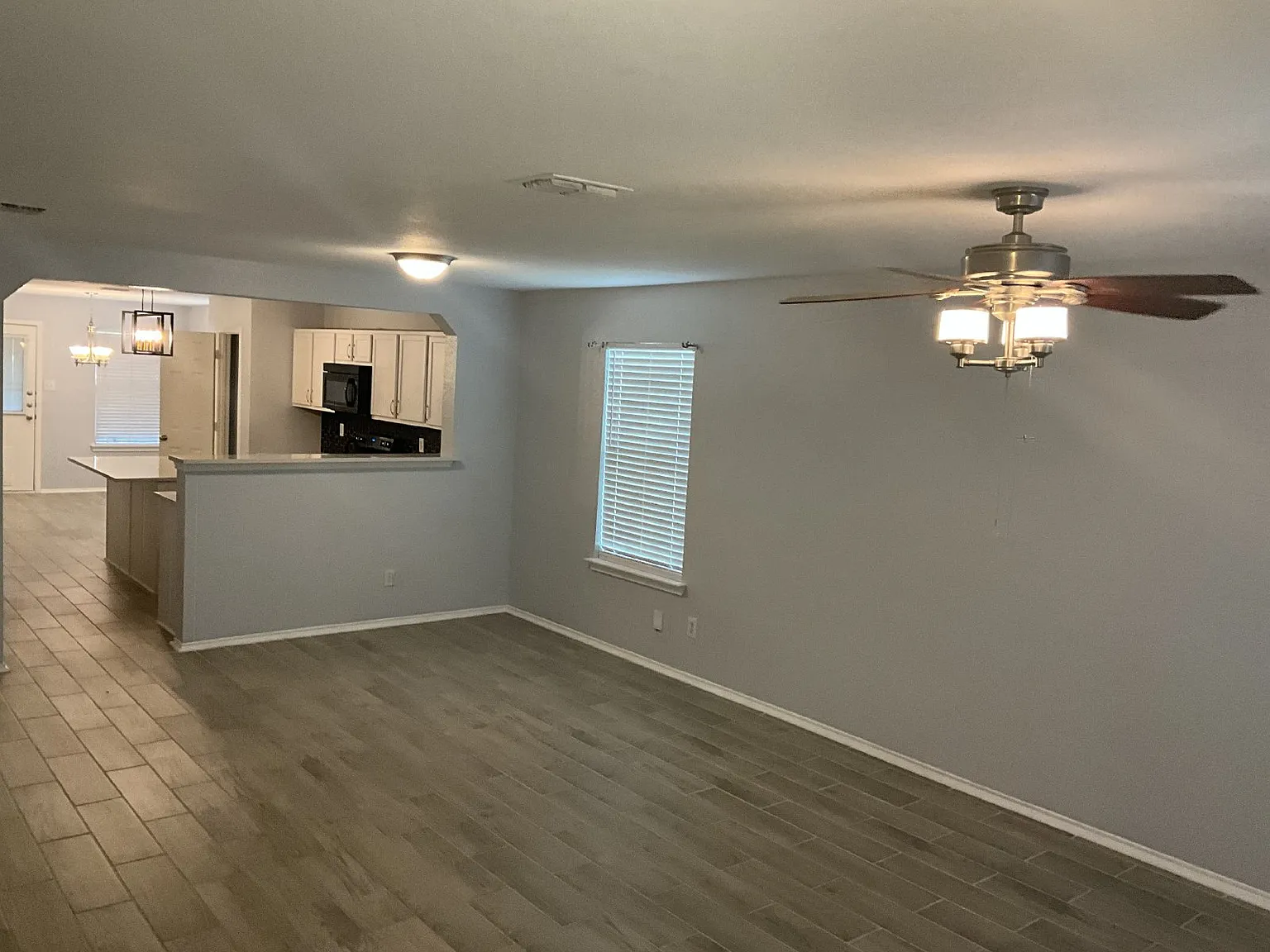 3 bed, 2.0 bath, 1710 sqft, $1,850 — Photo 2