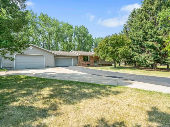 975 Wert Rd, Hudson, WI 54016