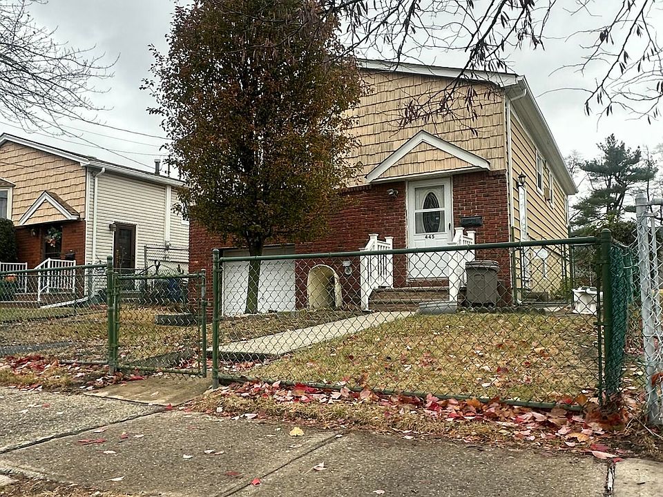 2nd image of 445 Walker St