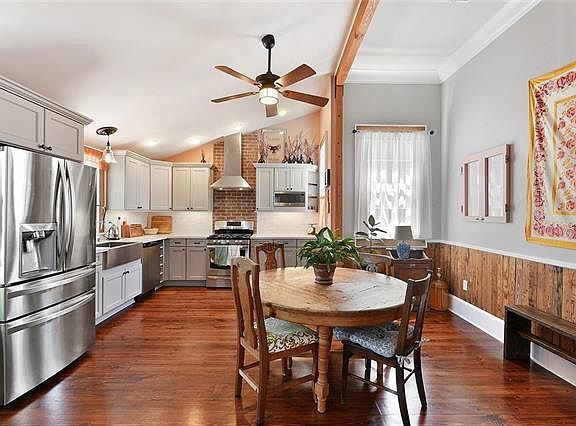 3rd image of 635 Tricou St