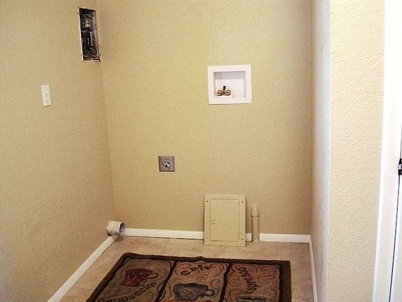 5th image of 112 Zuni Dr