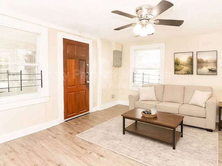 1422 Wilson Rd — Photo 3
