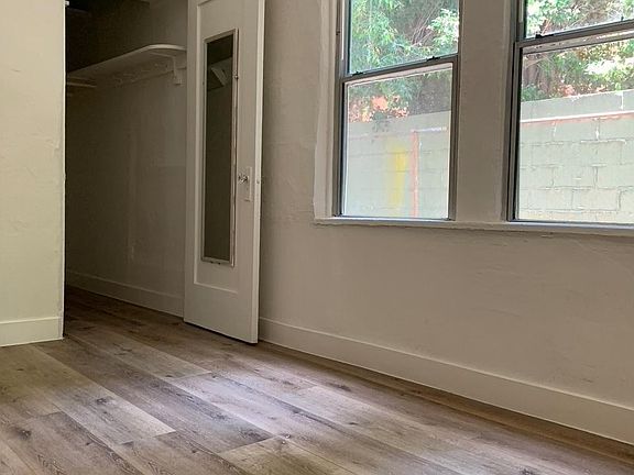 4th image of 808 N Poinsettia Pl #2/5