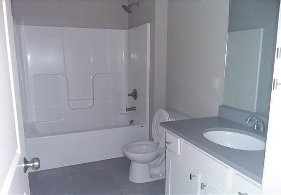 4th image of 511 3rd St NW