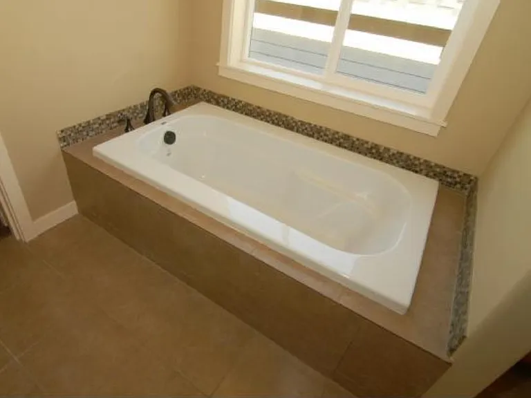 8125 SW 174th Ter — Photo 15