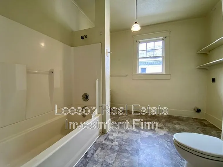 451 Egan St — Photo 7