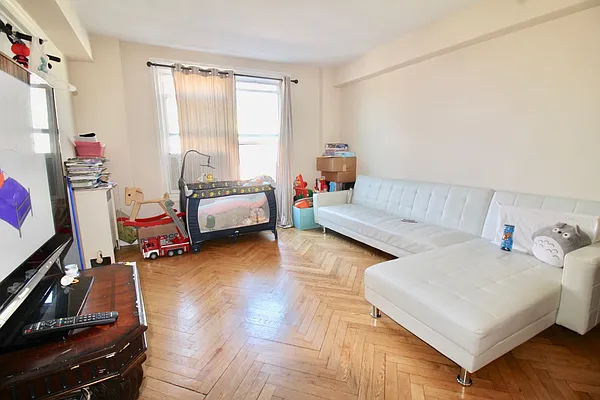 Rented by Realty Nerd | media 11