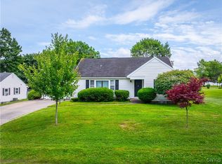 37 Cambridge Rd, Whitesboro, NY 13492