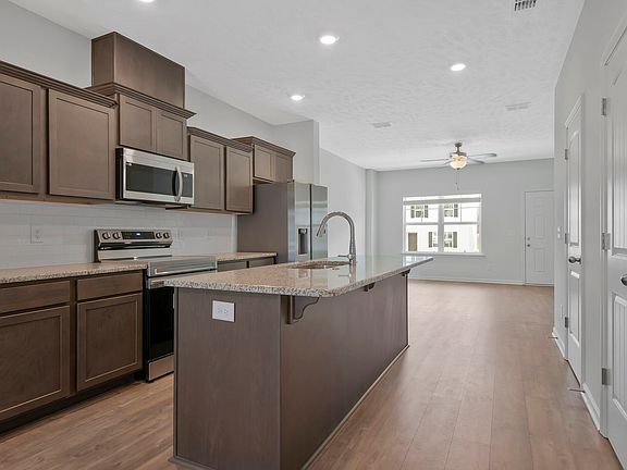 3rd image of 3552 Pin Hook Rd #1